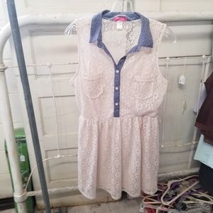 Six Degrees of Separation XL Lace Chambray…
